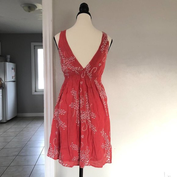 Forever 21 pink plunging dress - Picture 2 of 3